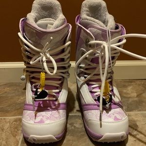 Burton snowboarding boots. Women’s size 7.5. New never used.